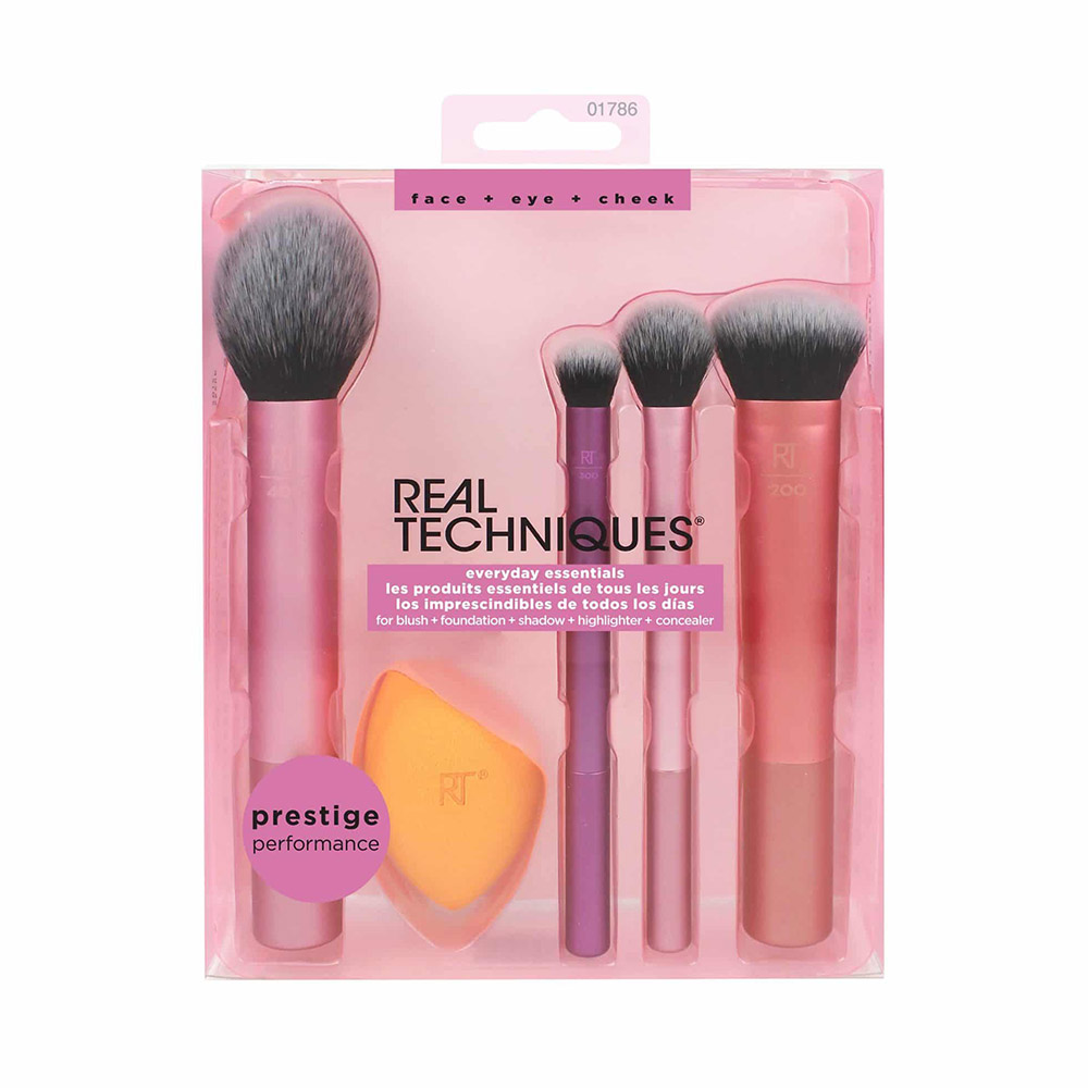 Real Techniques Everyday Essentials Brush Set 4 Βασικά Πινέλα Μακιγιάζ & 1 Σφουγγαράκι για Κάθε Ανάγκη (01786)